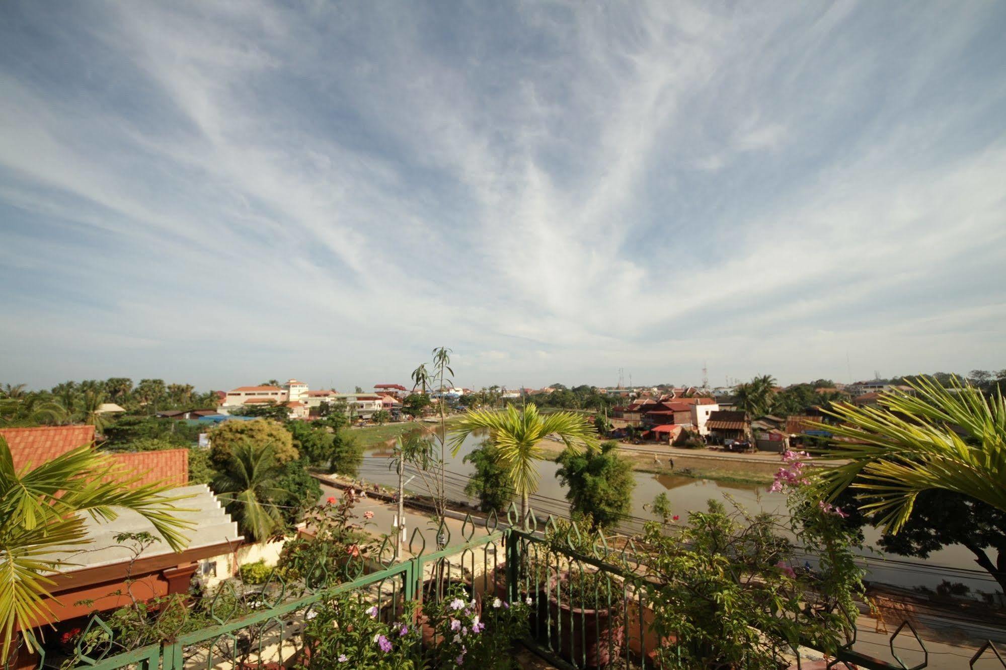 Siem Reap Riverside Hotel Eksteriør bilde